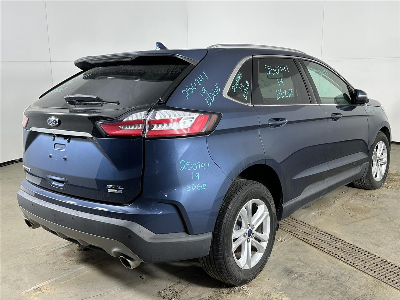 Vehicle/103507_04.jpg