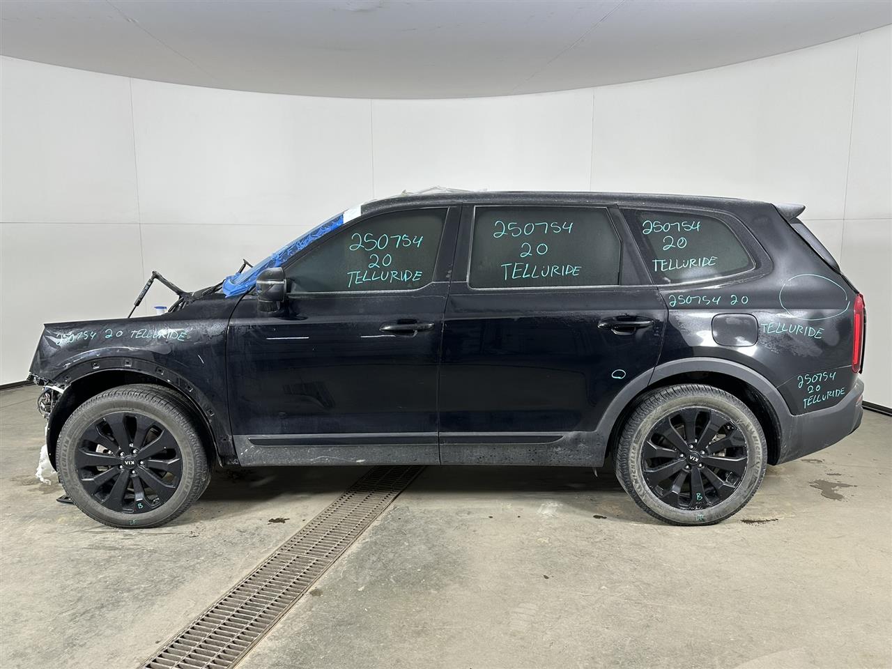 Vehicle/103641_02.jpg