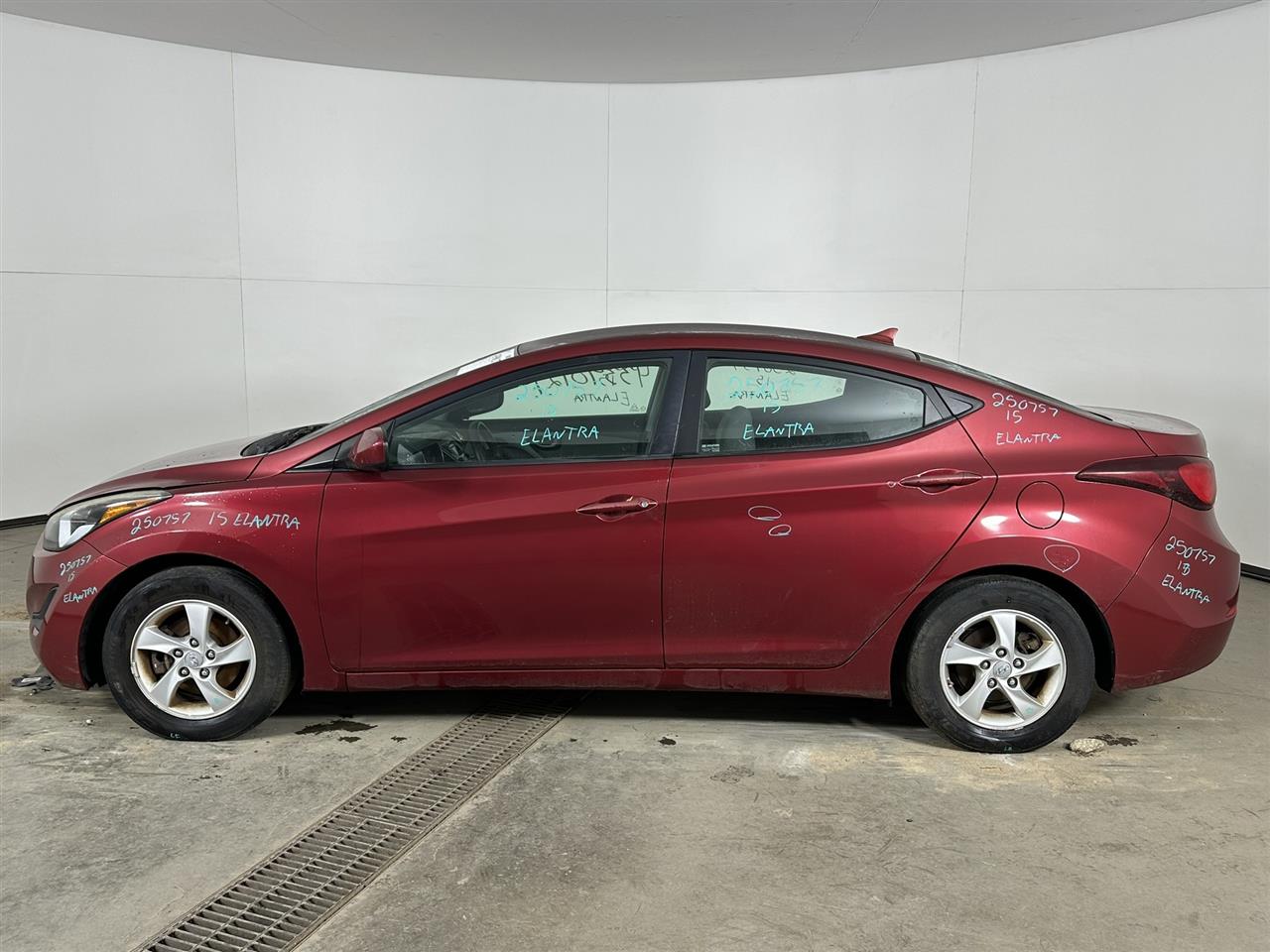 Vehicle/103705_02.jpg