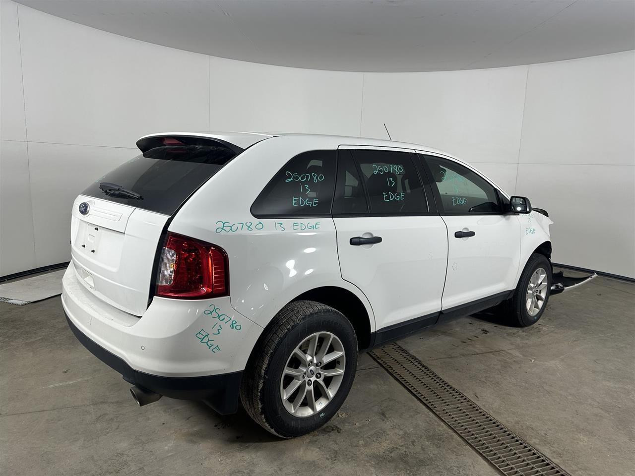 Vehicle/103946_04.jpg