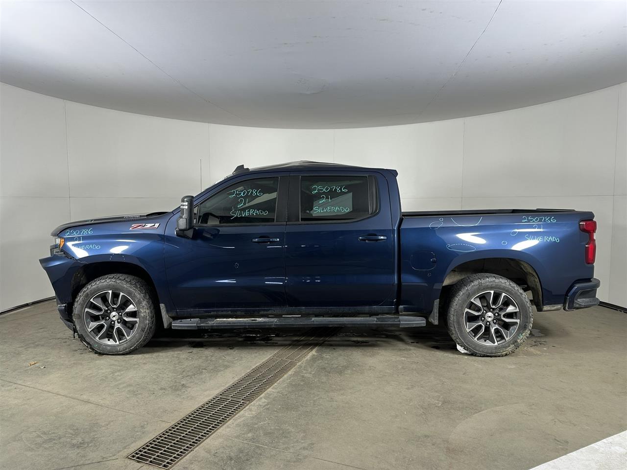 Vehicle/103989_02.jpg
