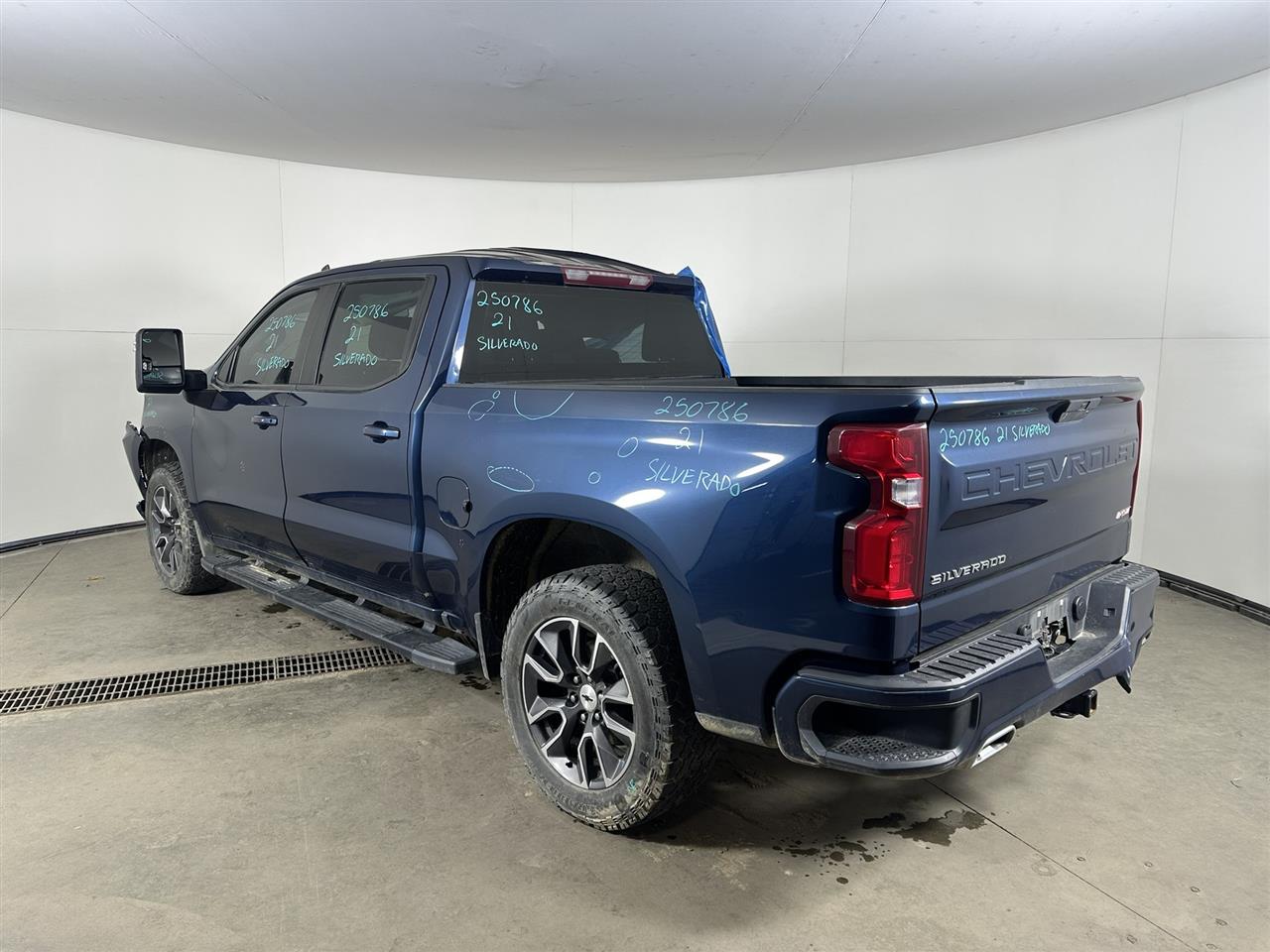 Vehicle/103989_03.jpg
