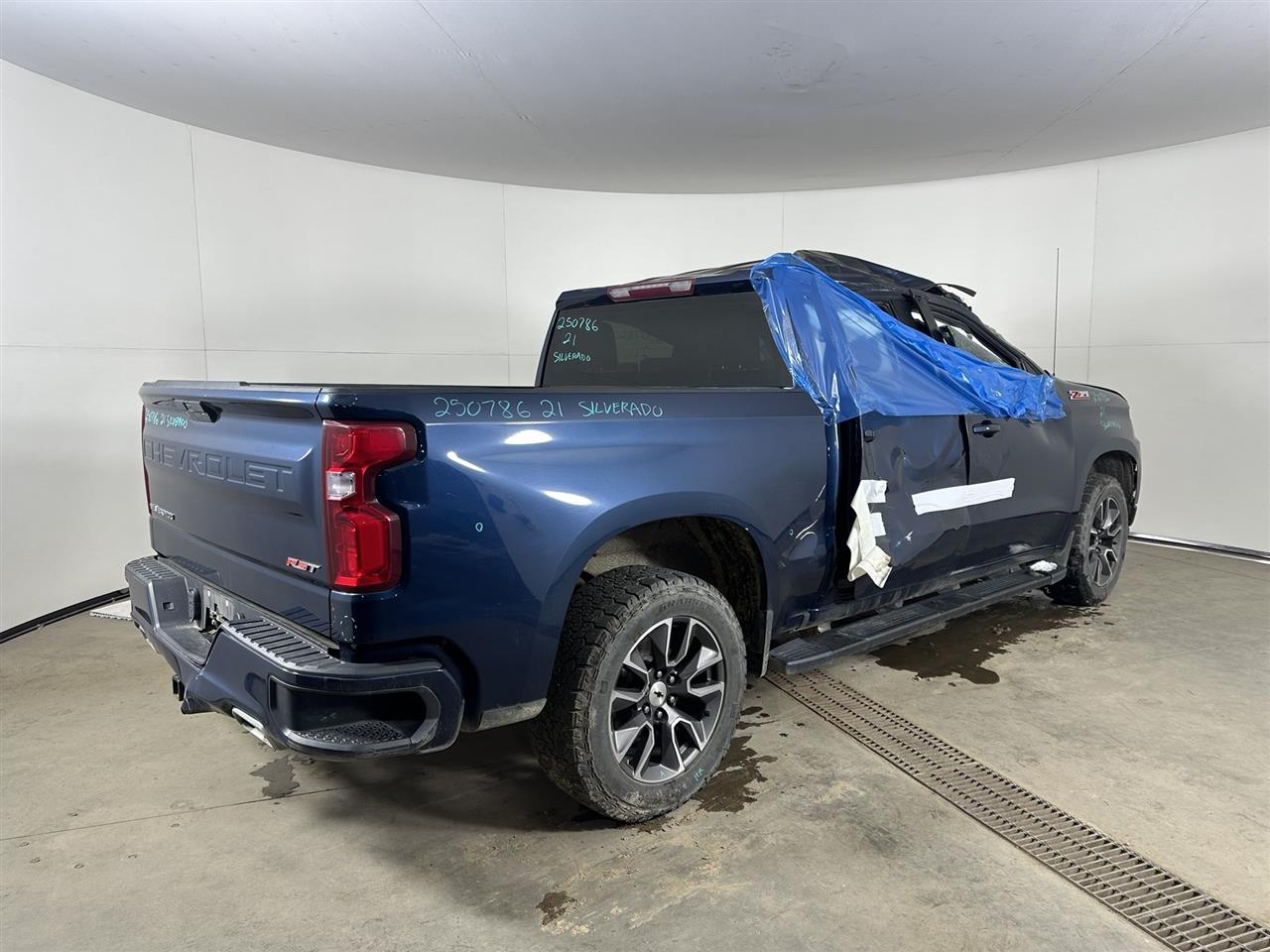 Vehicle/103989_04.jpg