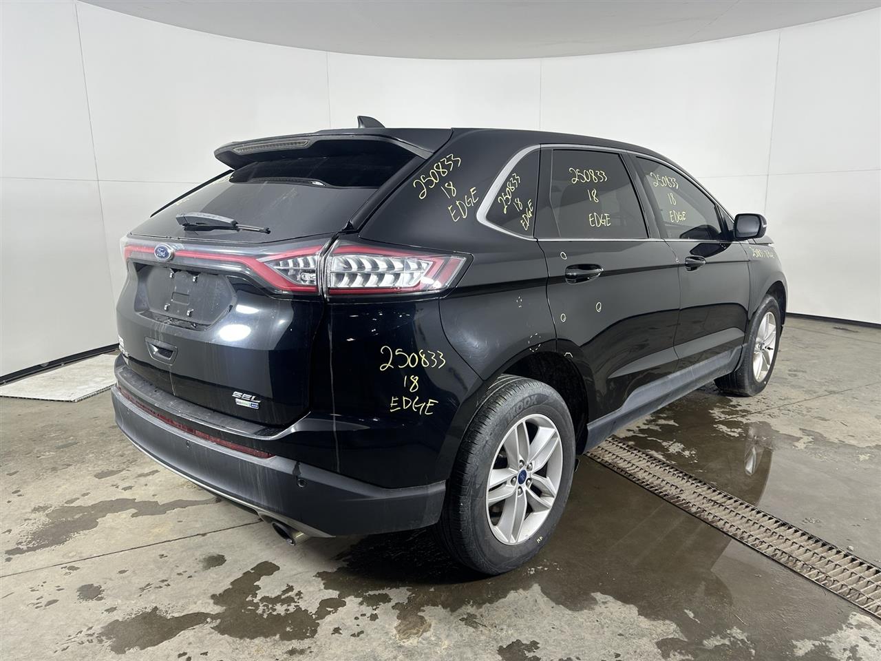 Vehicle/104413_04.jpg