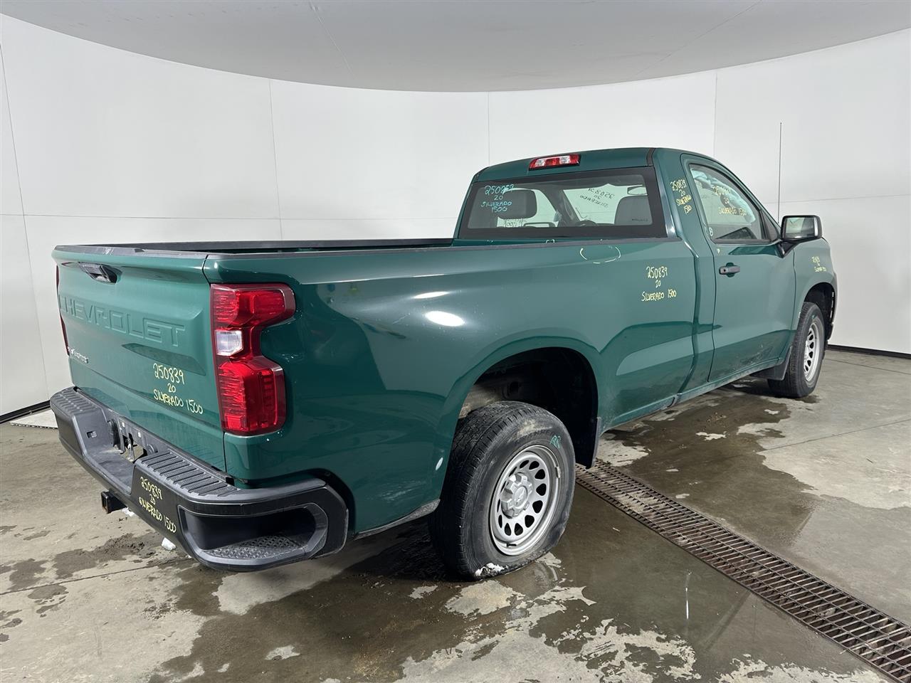 Vehicle/104482_04.jpg