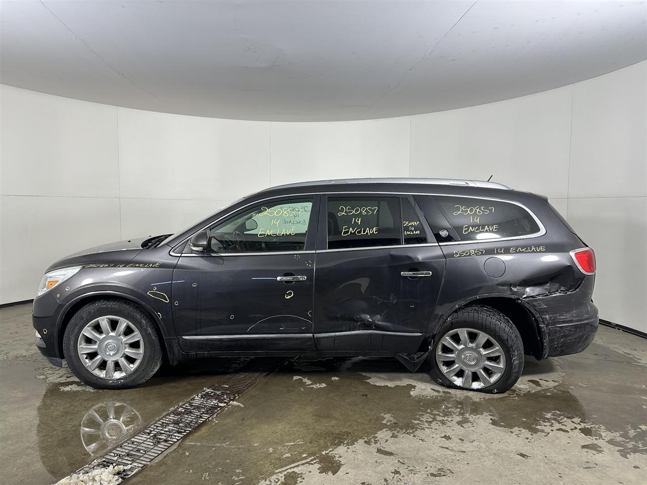 Vehicle/104715_02.jpg