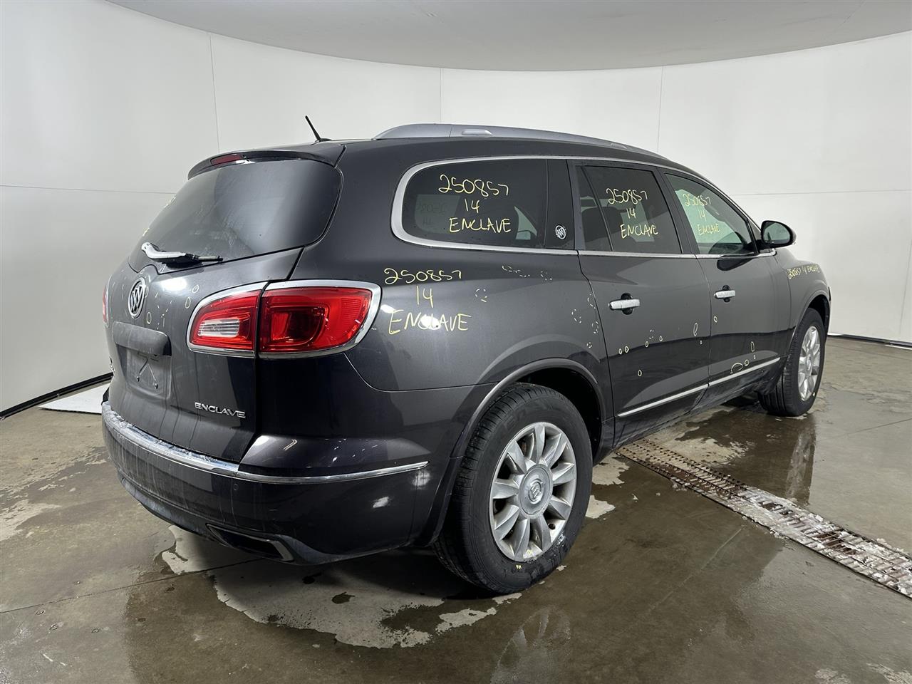 Vehicle/104715_04.jpg