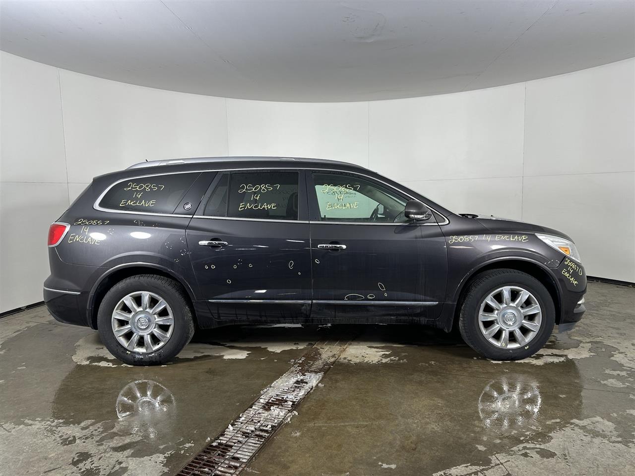 Vehicle/104715_05.jpg