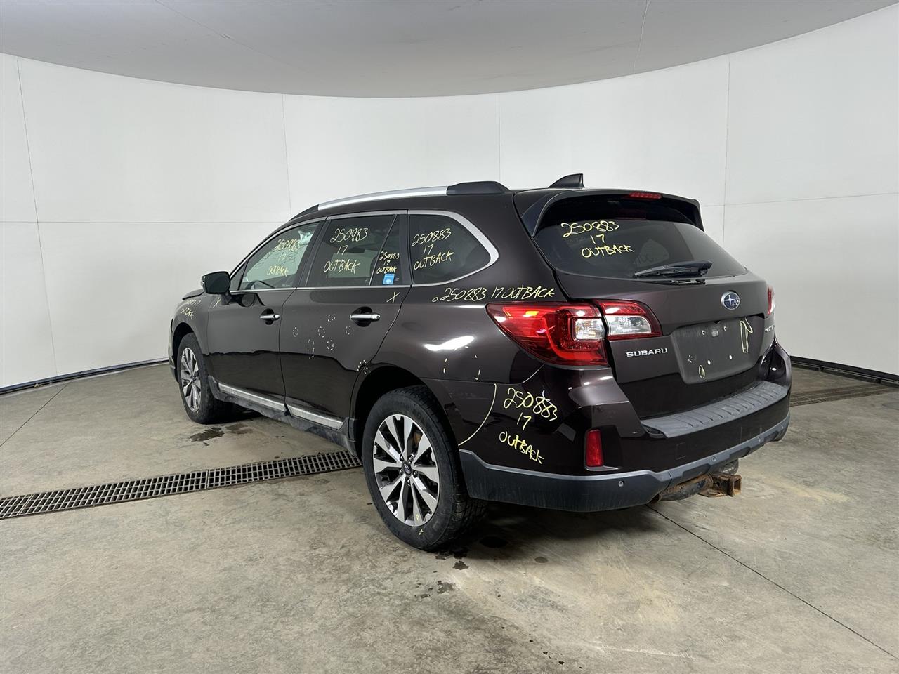 Vehicle/104883_03.jpg
