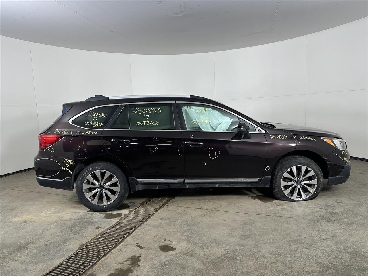 Vehicle/104883_05.jpg