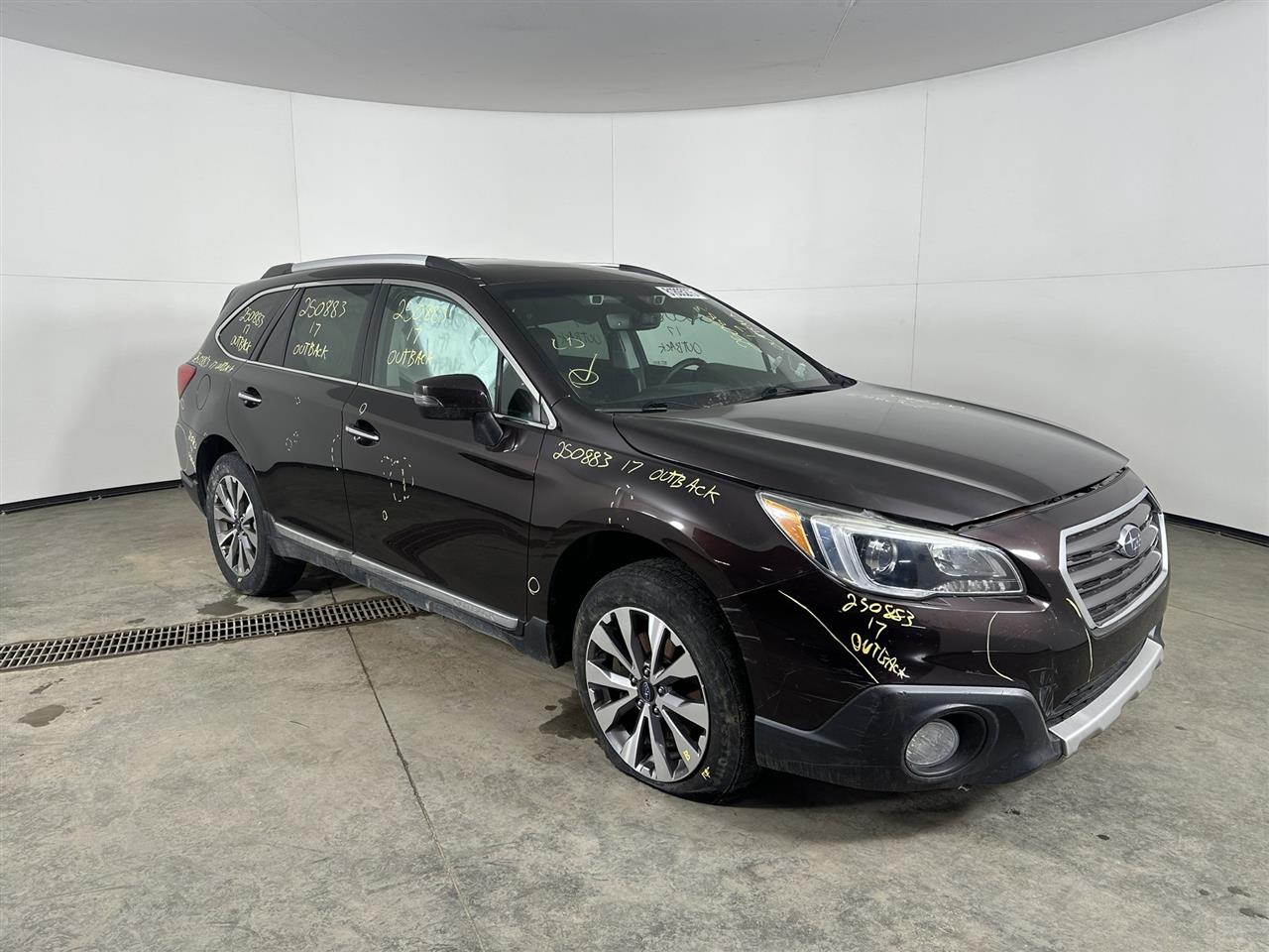 Vehicle/104883_06.jpg