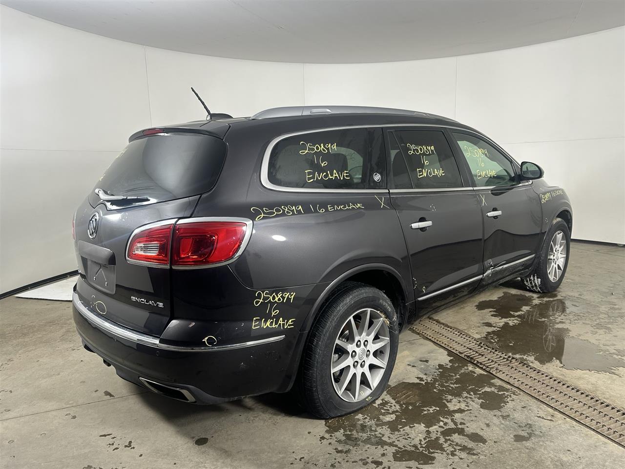 Vehicle/105197_04.jpg