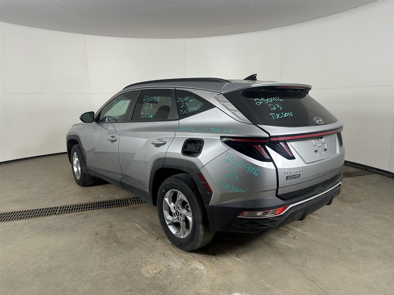 Vehicle/105399_03.jpg
