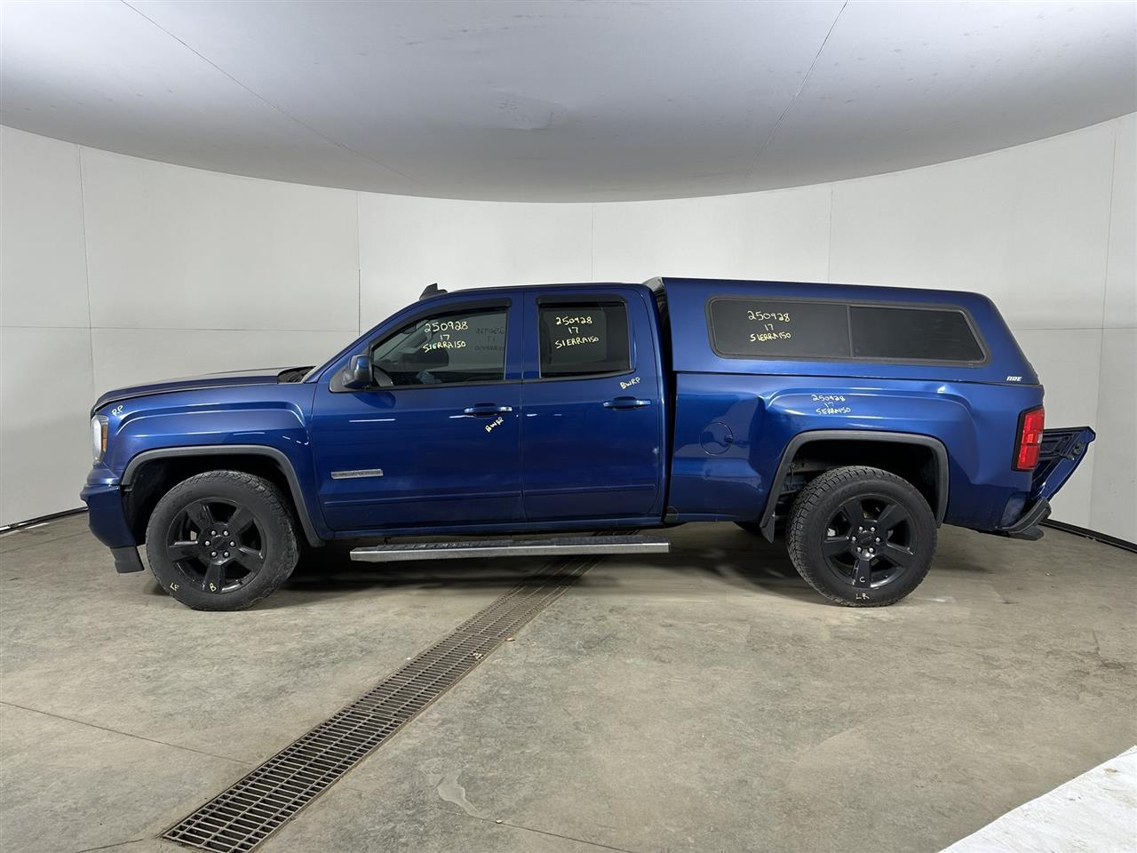 Vehicle/105497_02.jpg