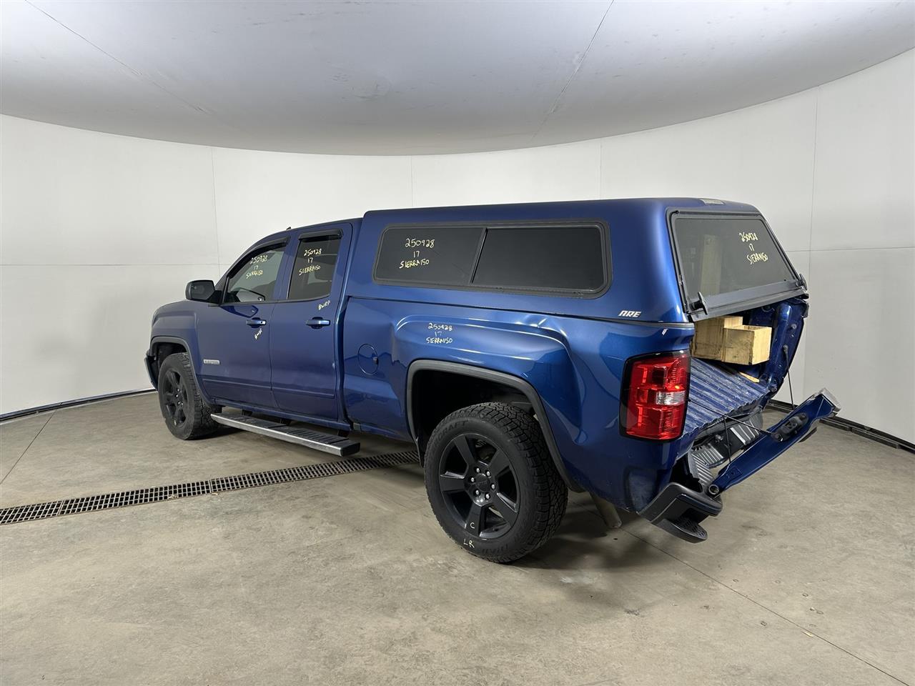 Vehicle/105497_03.jpg