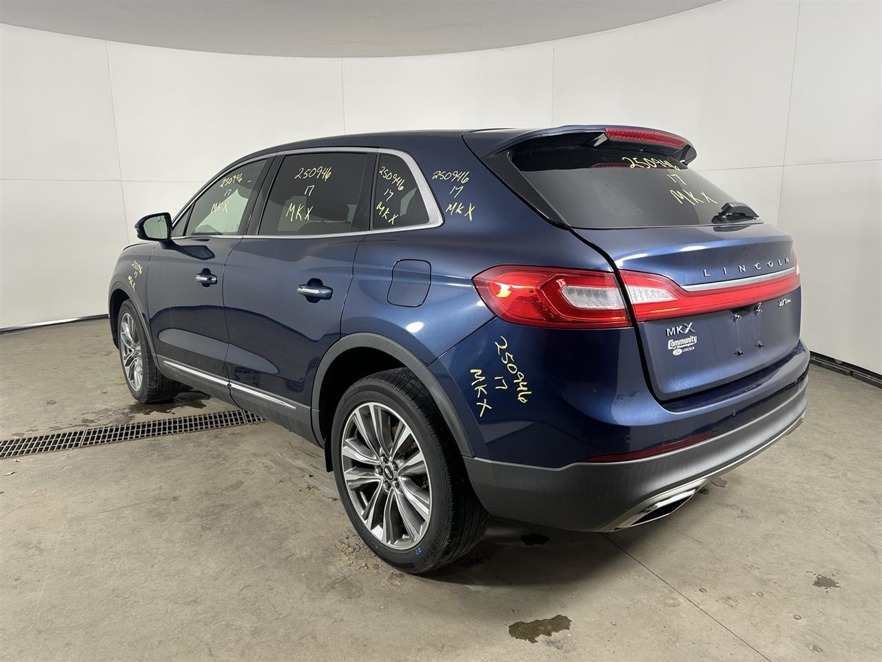 Vehicle/105823_03.jpg