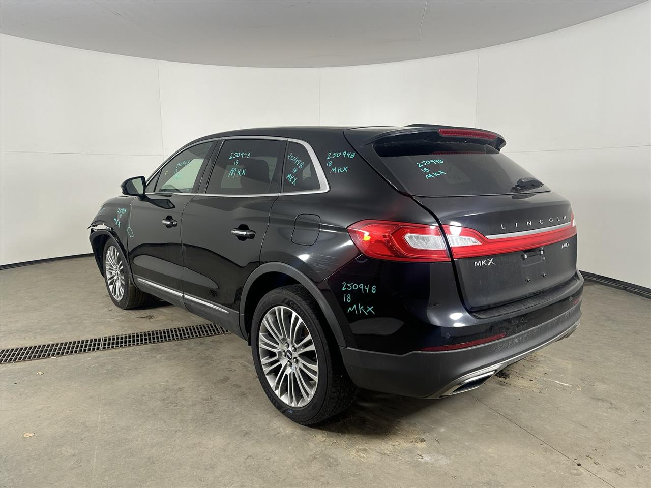 Vehicle/105885_03.jpg