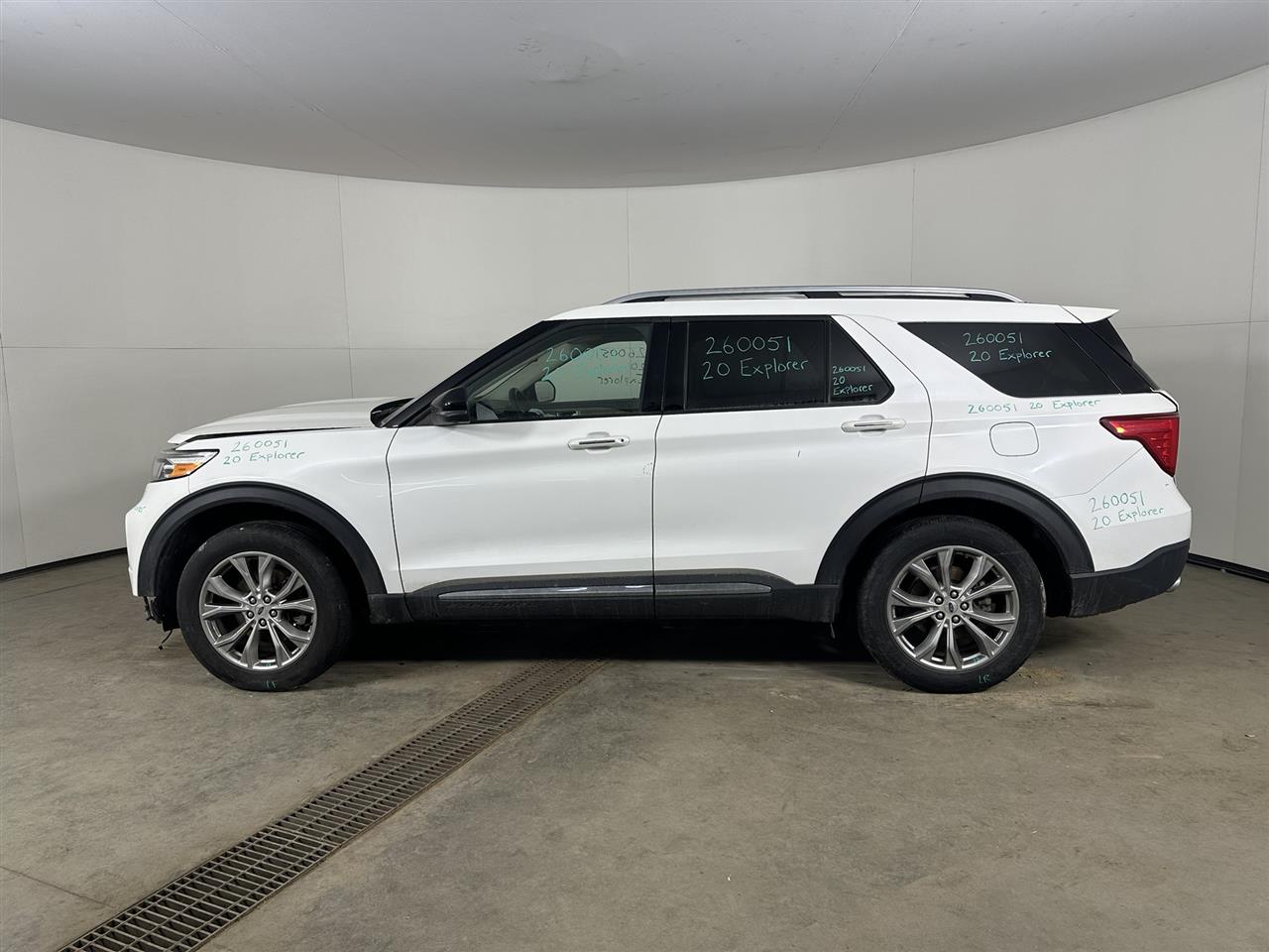 Vehicle/106949_02.jpg