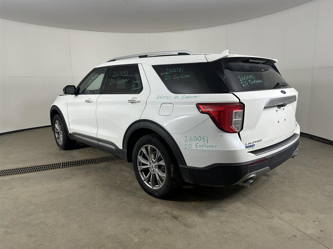 Vehicle/106949_03.jpg