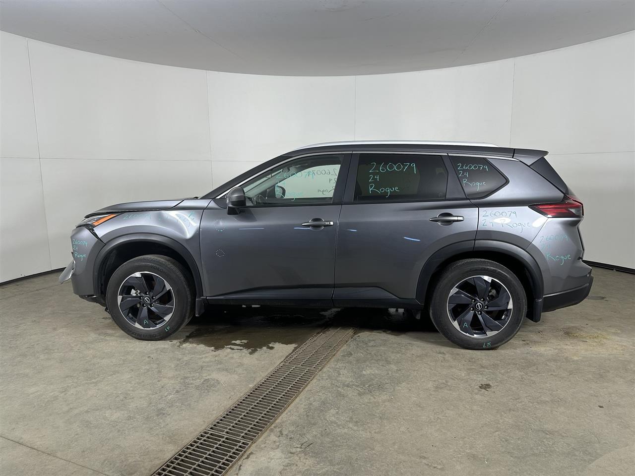 Vehicle/107352_02.jpg