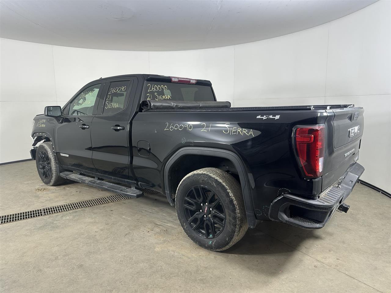 Vehicle/107415_03.jpg