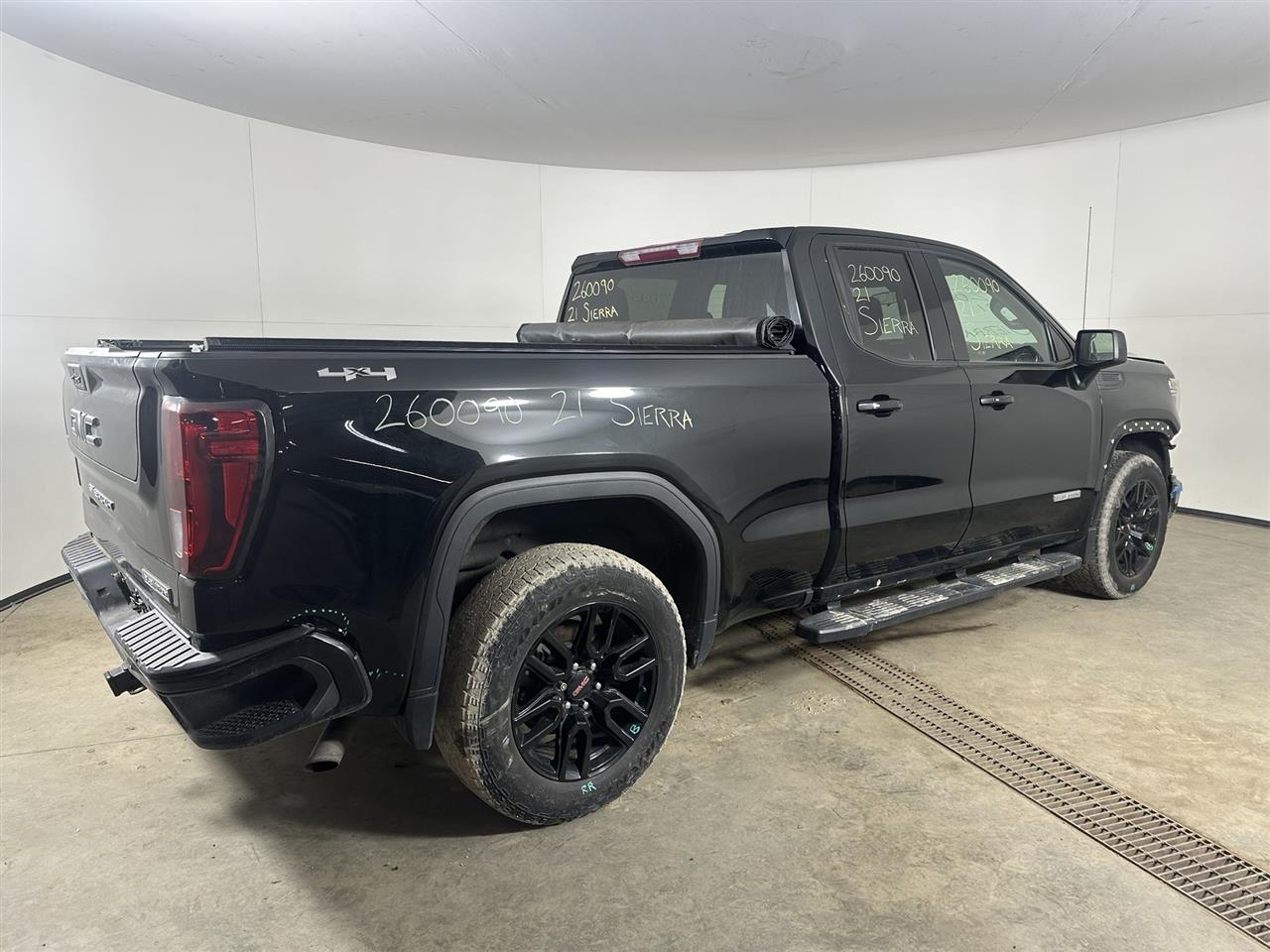 Vehicle/107415_04.jpg