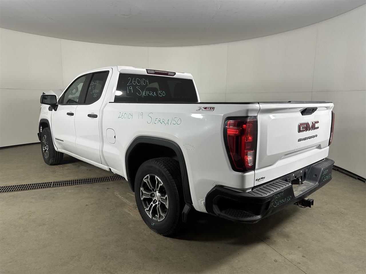 Vehicle/107653_03.jpg