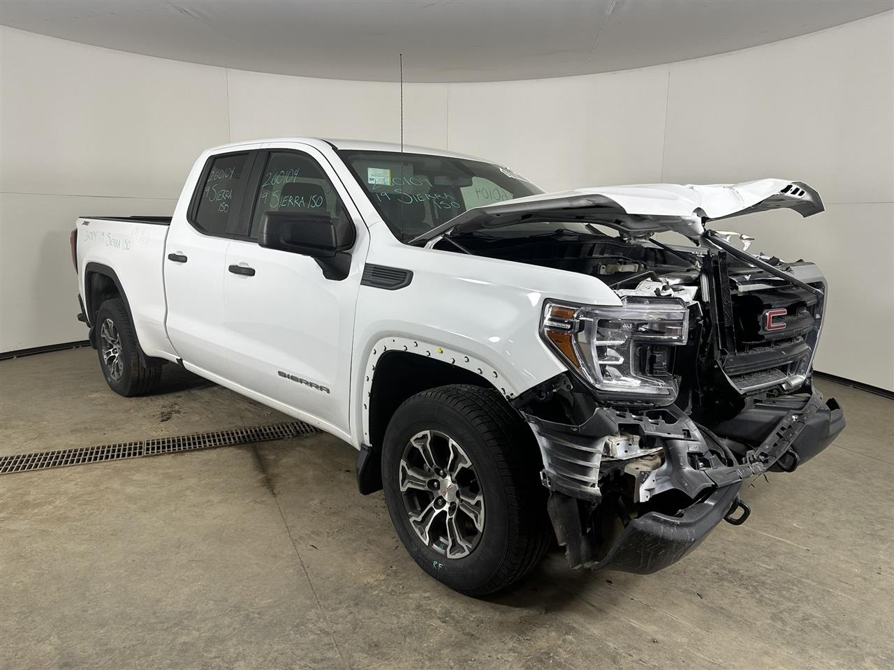 Vehicle/107653_06.jpg