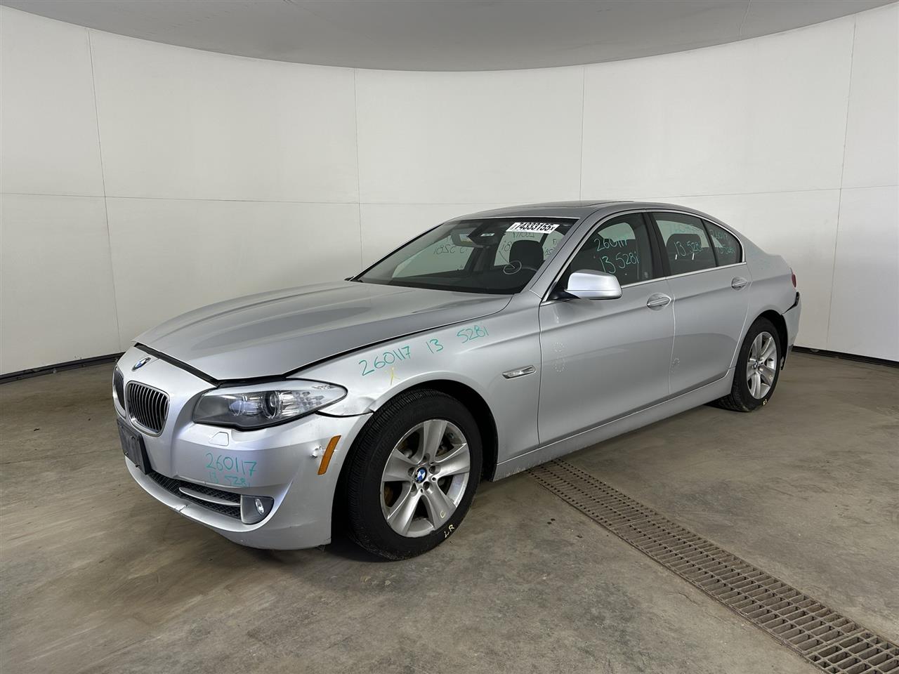 Vehicle/107843_01.jpg