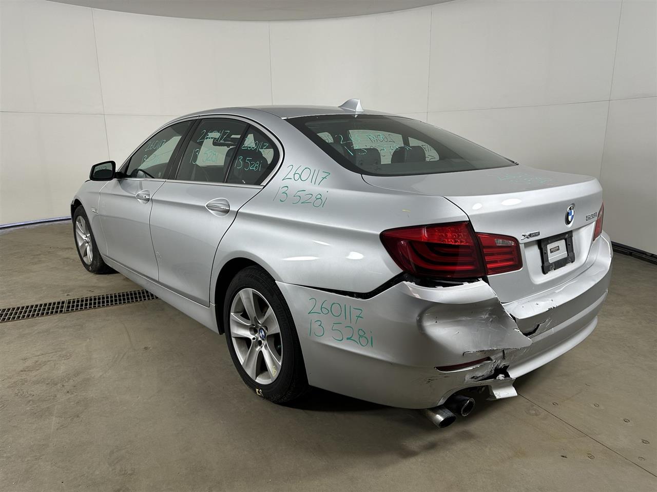 Vehicle/107843_03.jpg