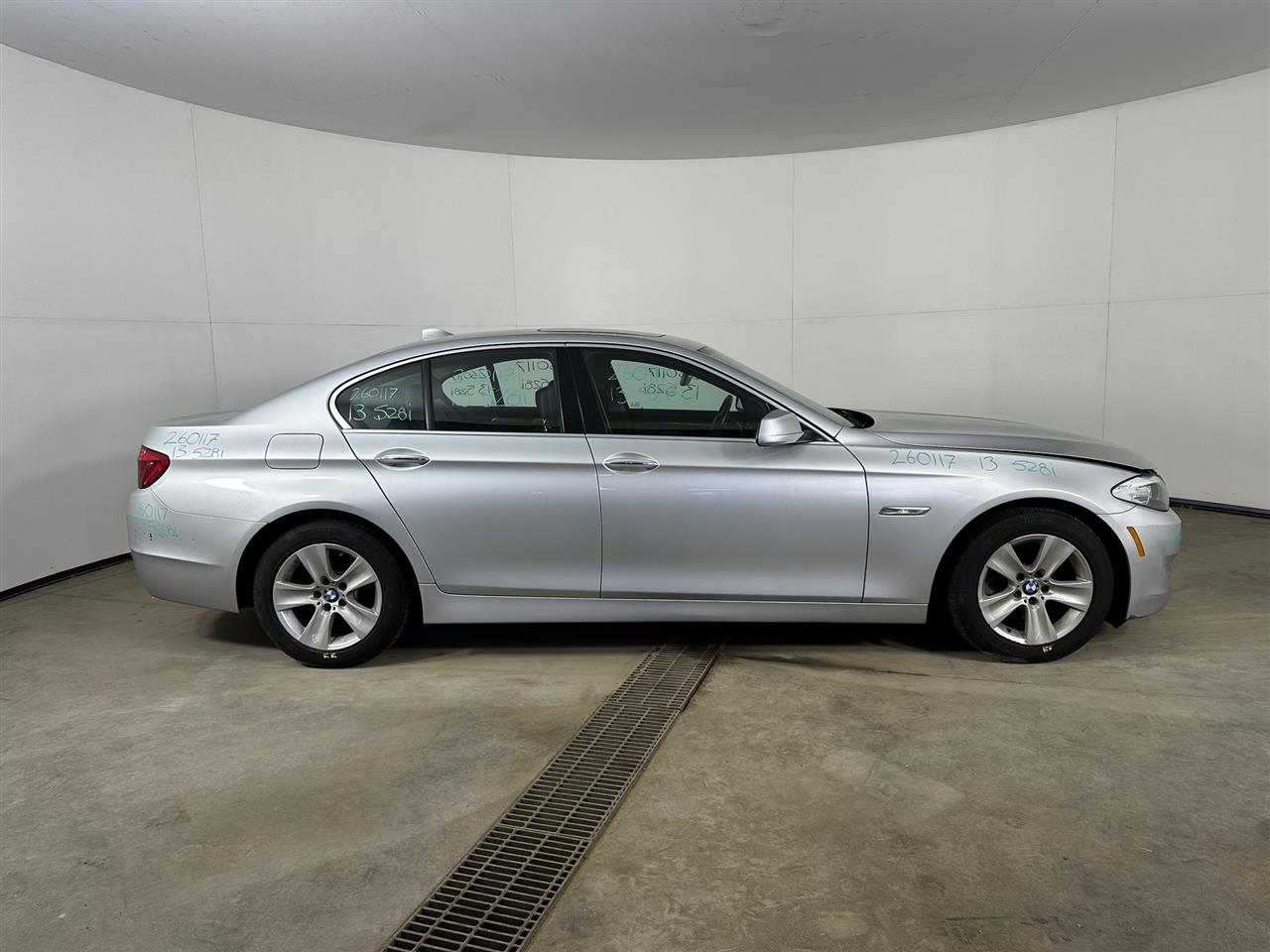 Vehicle/107843_05.jpg