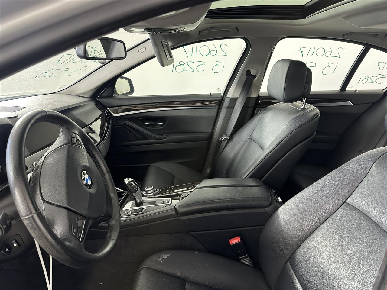Vehicle/107843_07.jpg