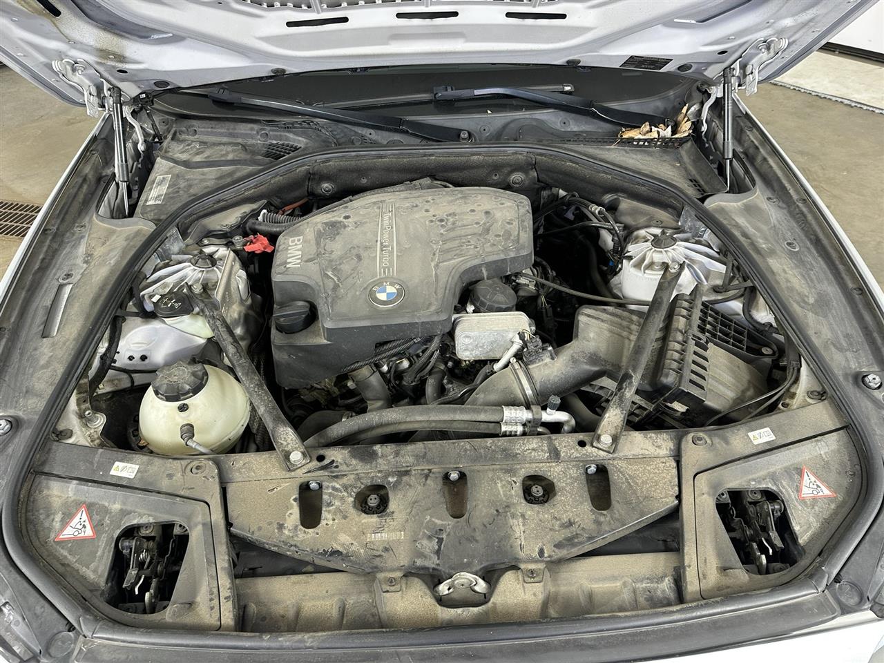 Vehicle/107843_10.jpg