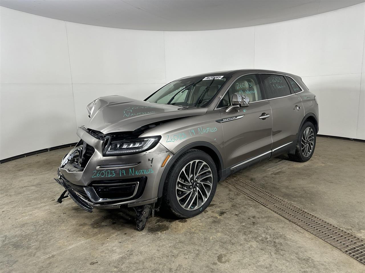 Vehicle/107936_01.jpg