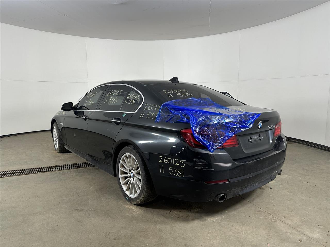 Vehicle/107945_03.jpg