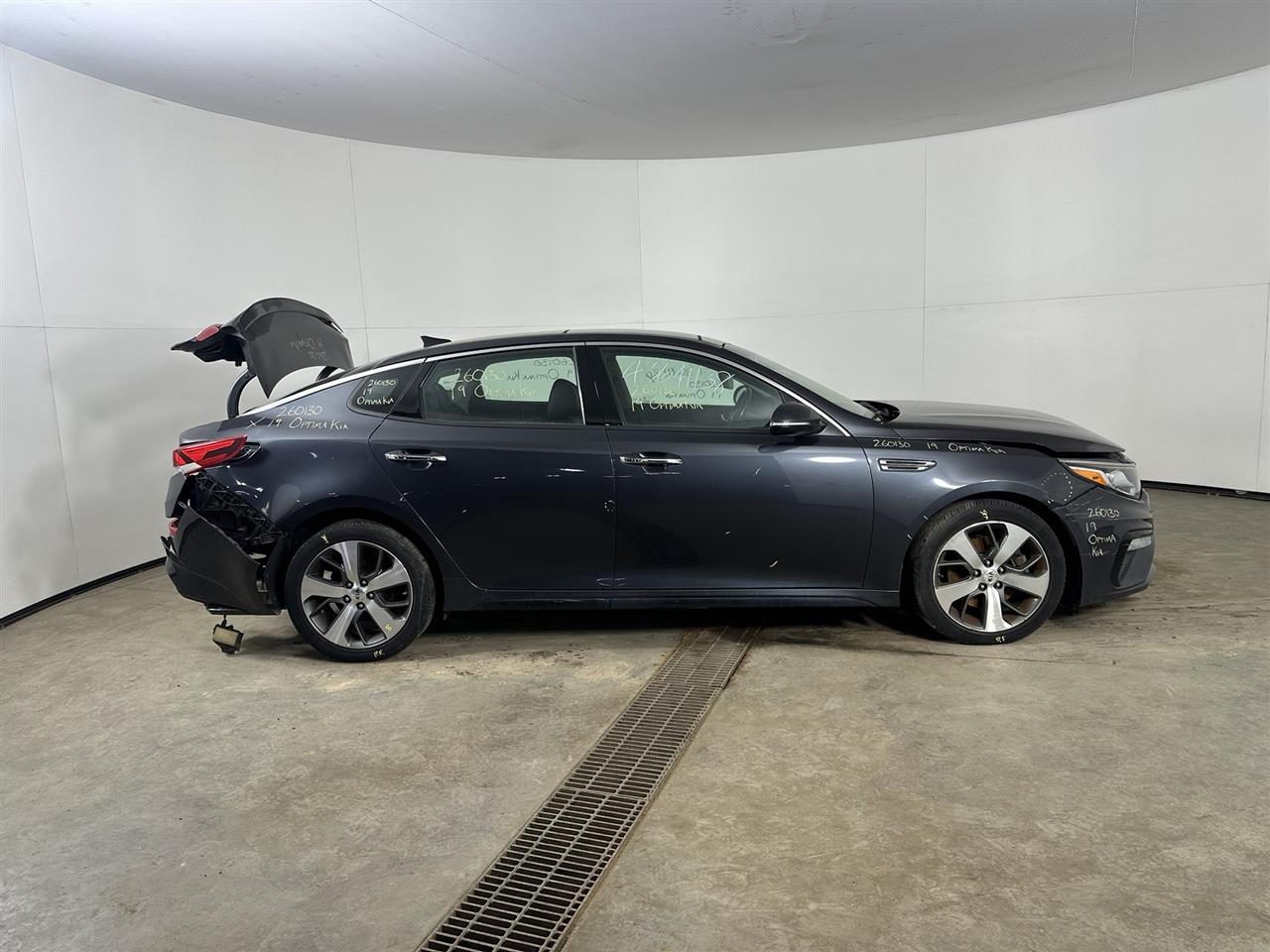 Vehicle/107985_05.jpg