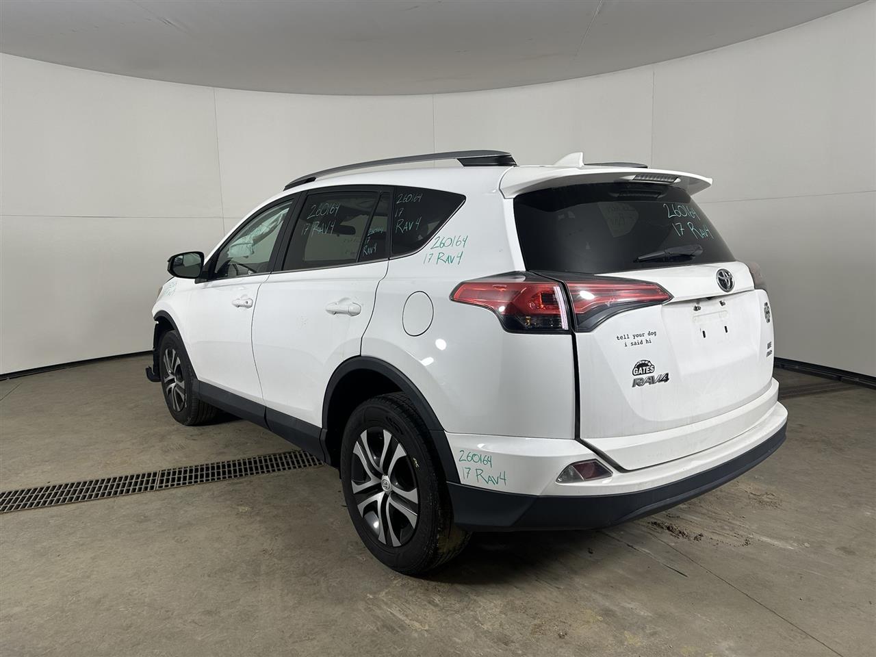 Vehicle/108486_03.jpg