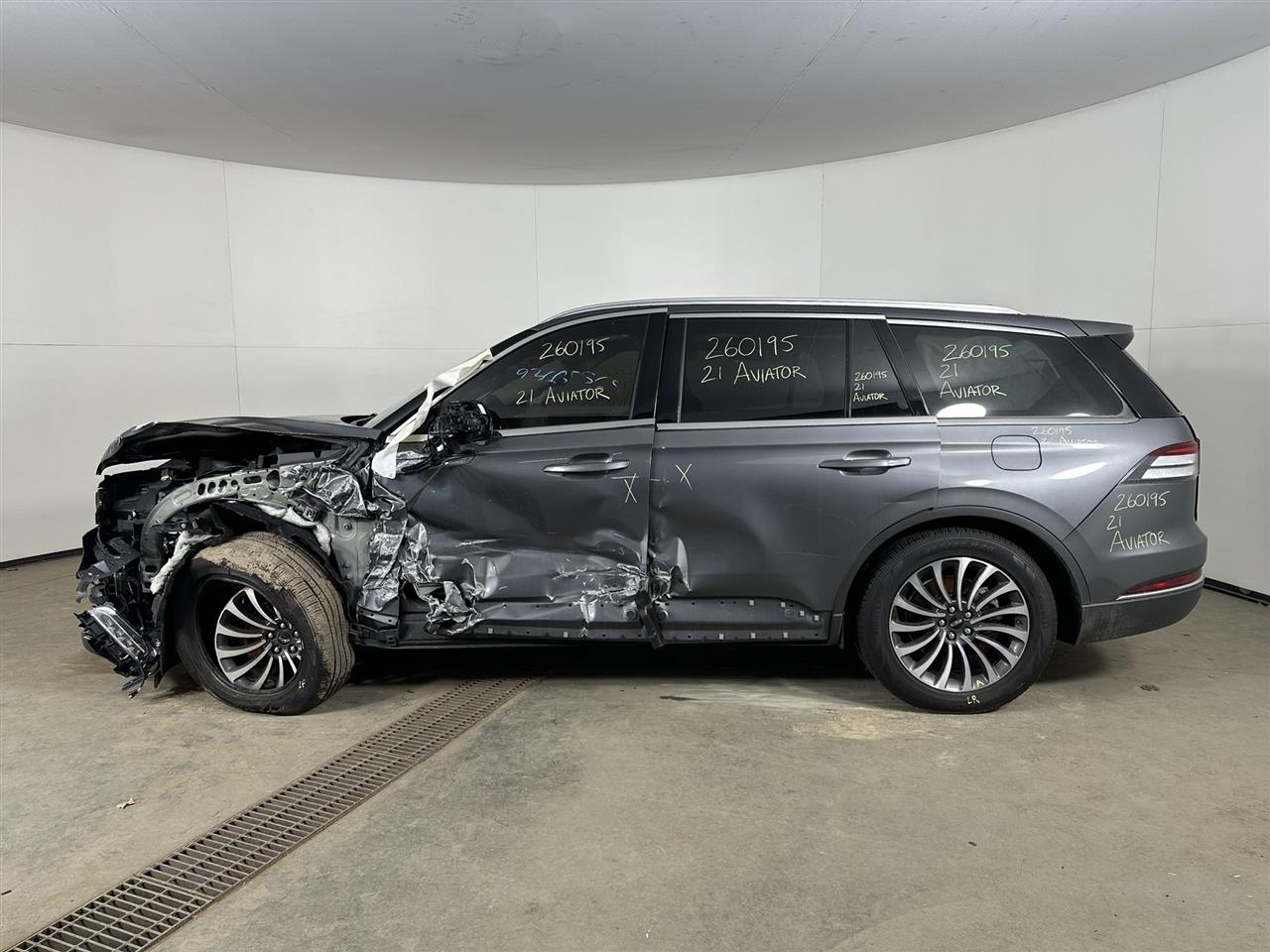 Vehicle/108854_02.jpg