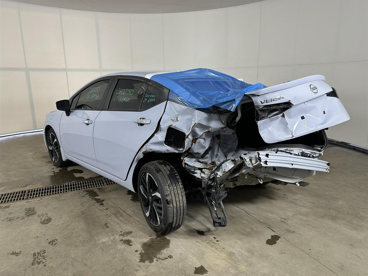 Vehicle/109406_03.jpg