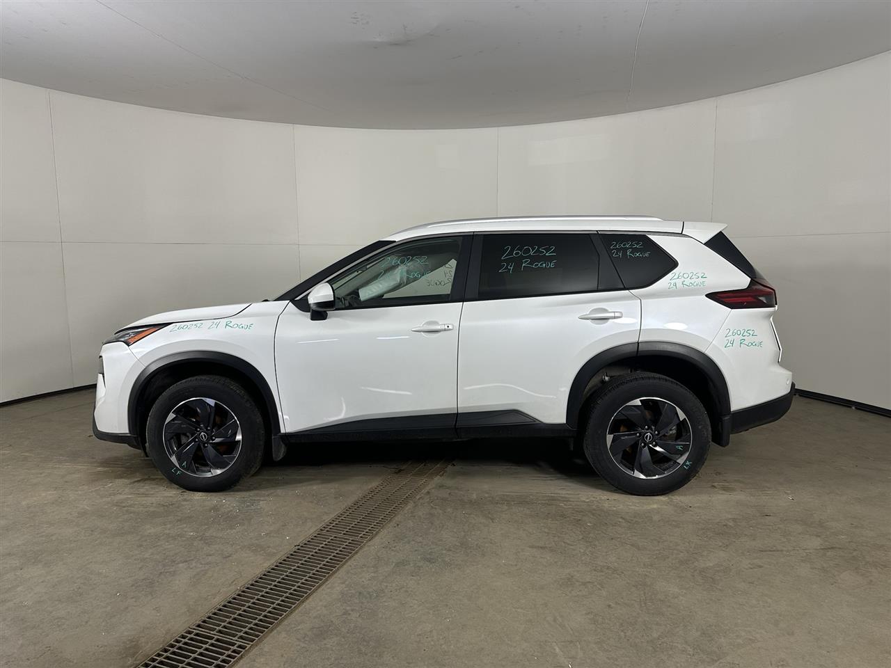 Vehicle/109728_02.jpg