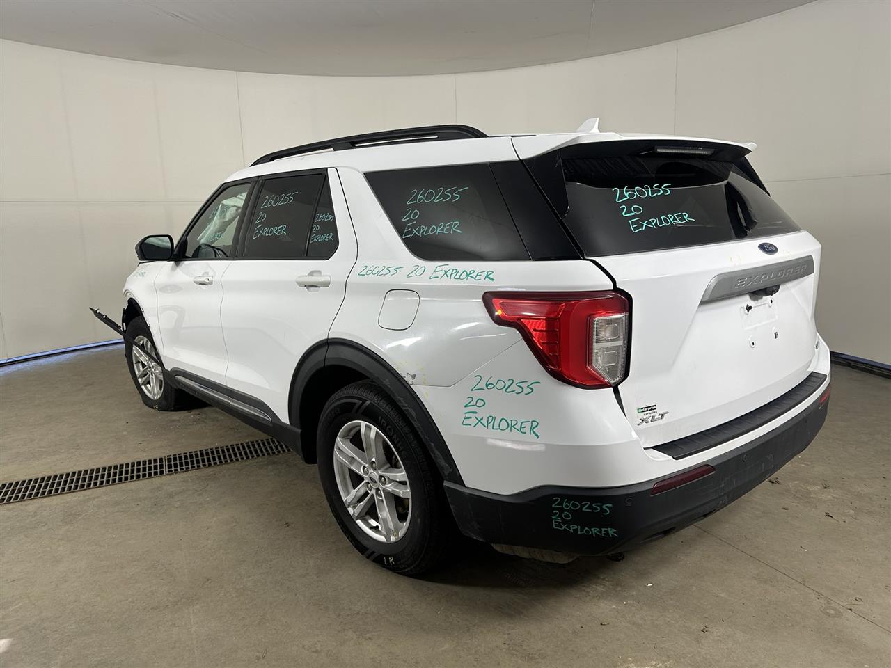 Vehicle/109731_03.jpg