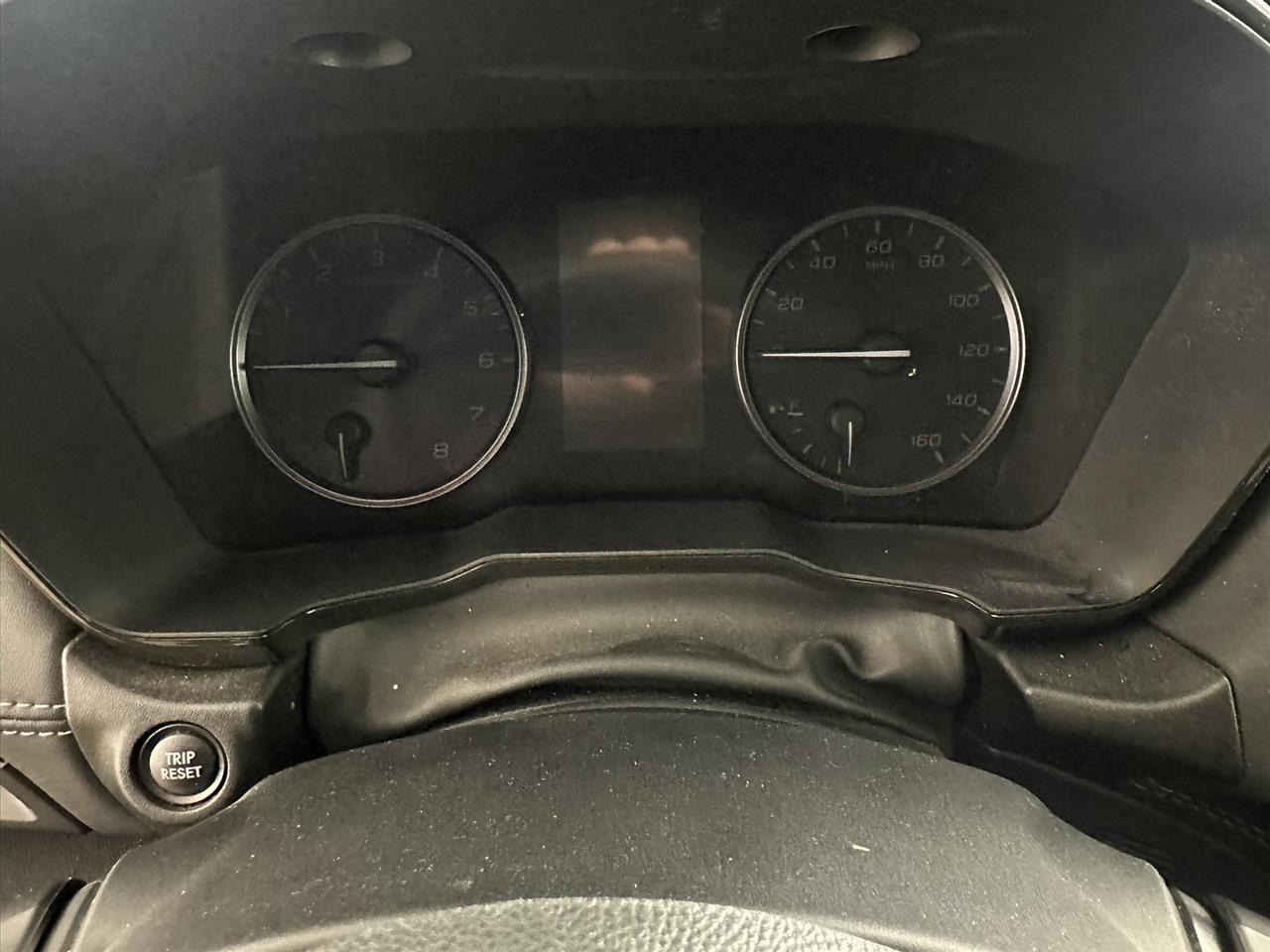 Vehicle/109996_08.jpg