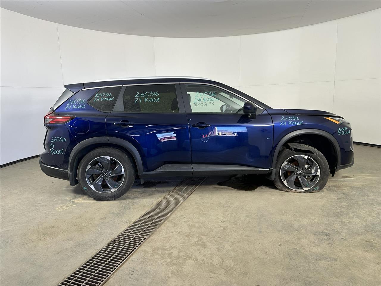 Vehicle/110363_05.jpg