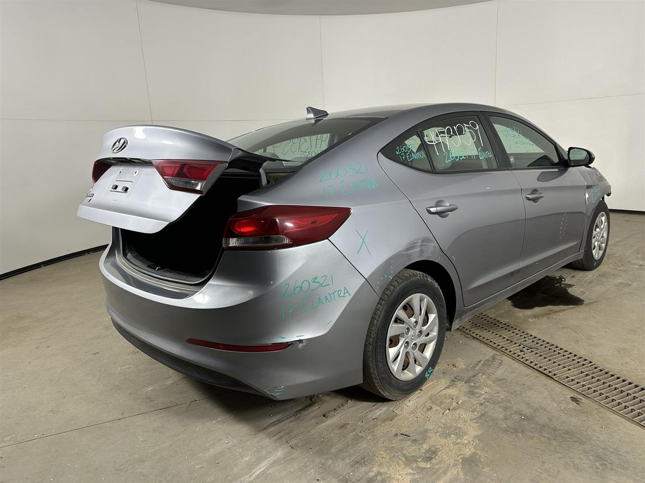 Vehicle/110443_04.jpg
