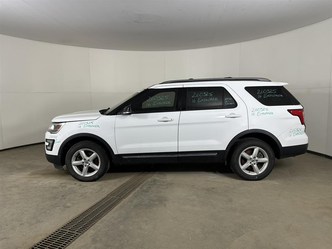 Vehicle/110453_02.jpg