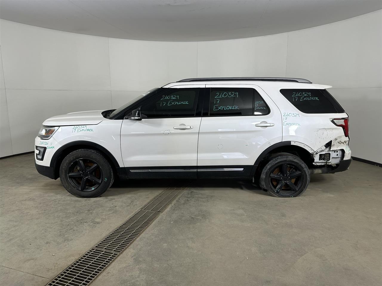 Vehicle/110460_02.jpg