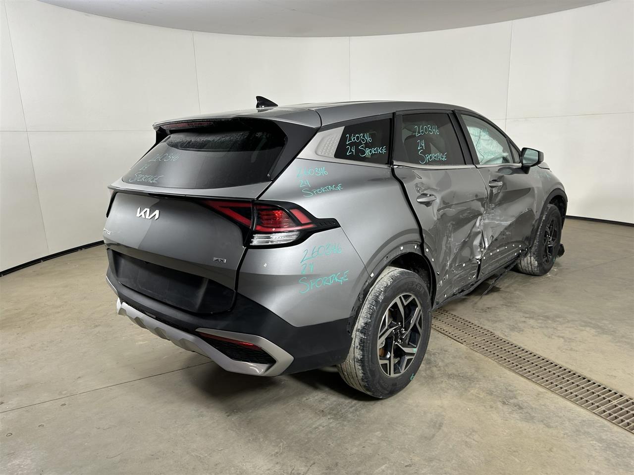 Vehicle/110666_04.jpg
