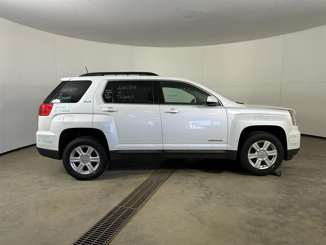 Vehicle/110667_05.jpg