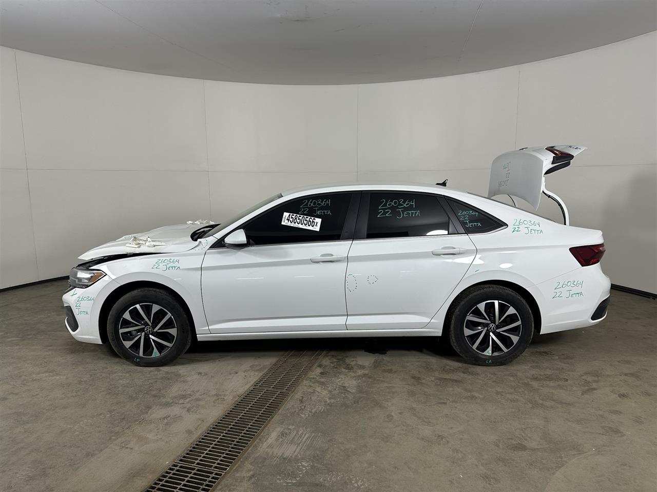 Vehicle/110864_02.jpg