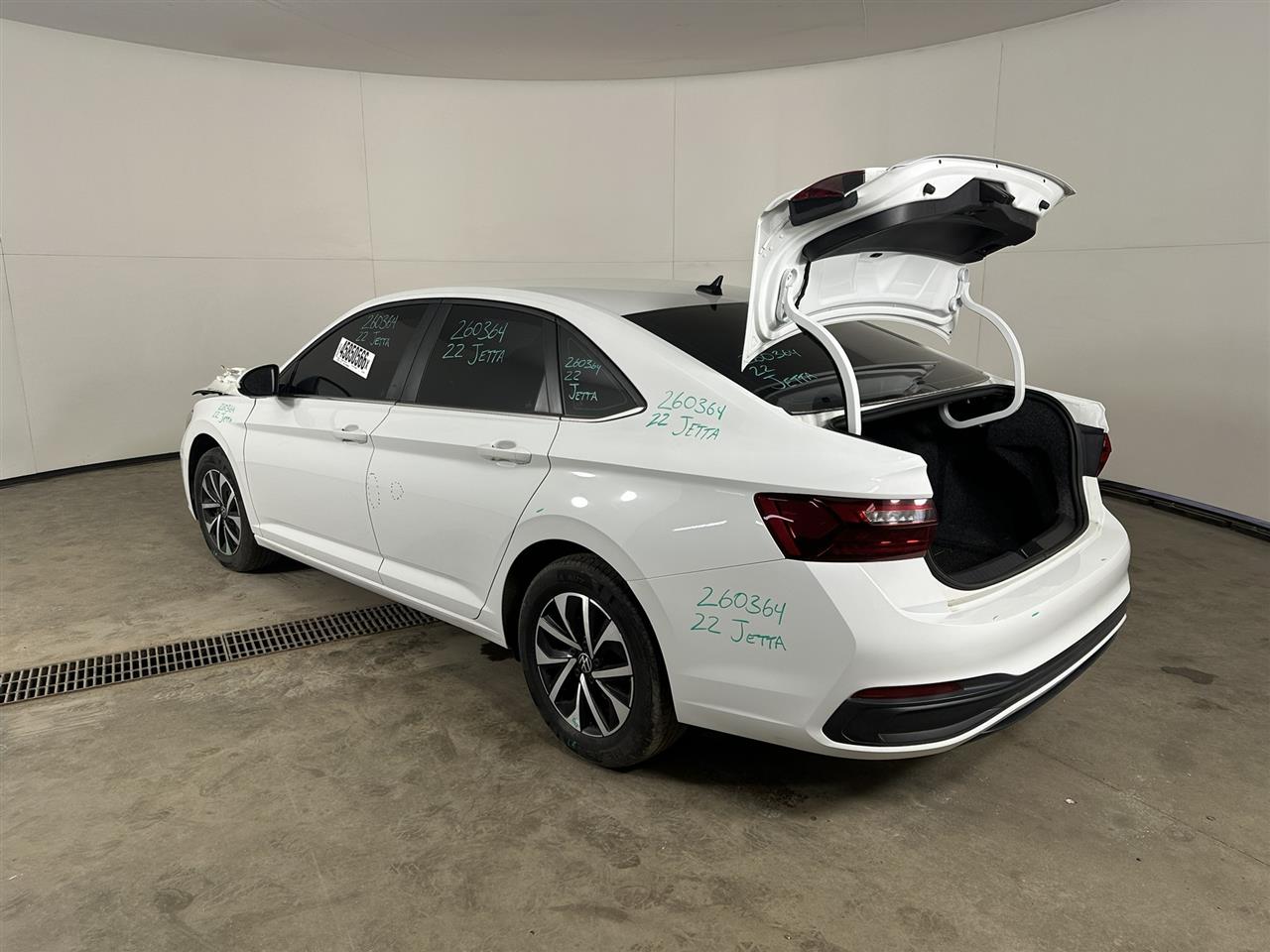 Vehicle/110864_03.jpg